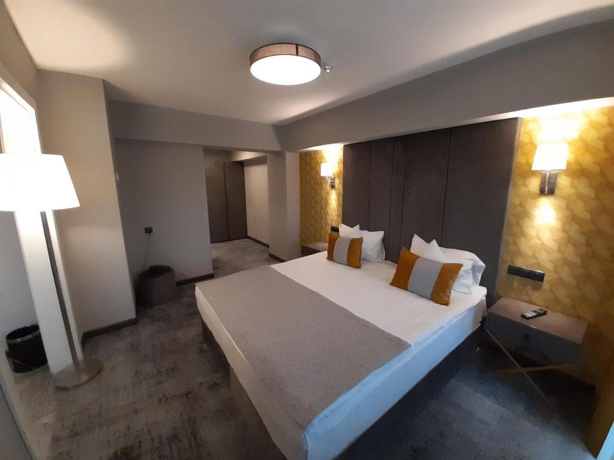 Hotel Univers Cluj-Napoca Eksteriør bilde