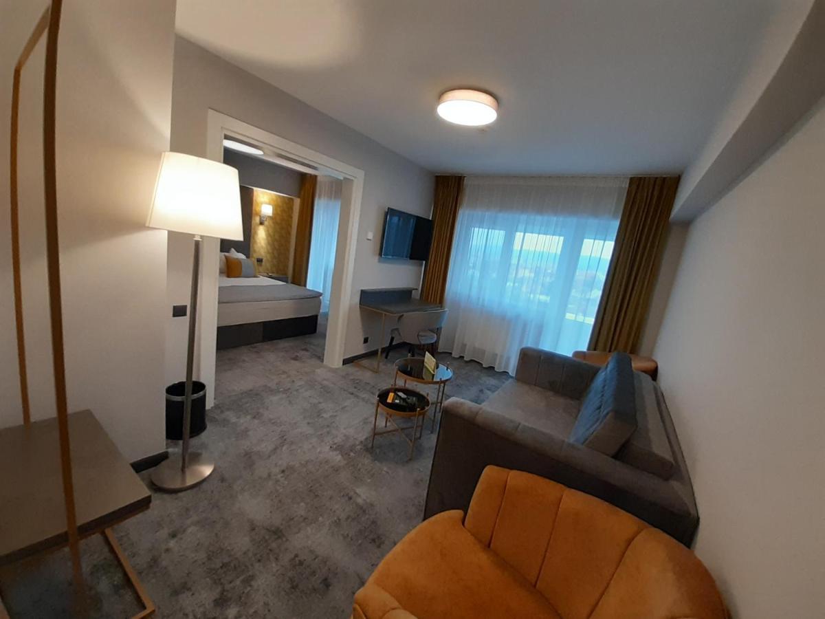 Hotel Univers Cluj-Napoca Eksteriør bilde
