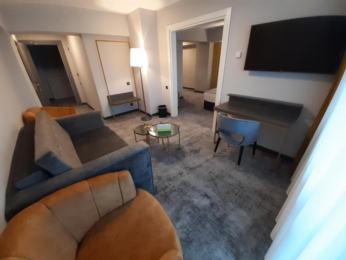 Hotel Univers Cluj-Napoca Eksteriør bilde