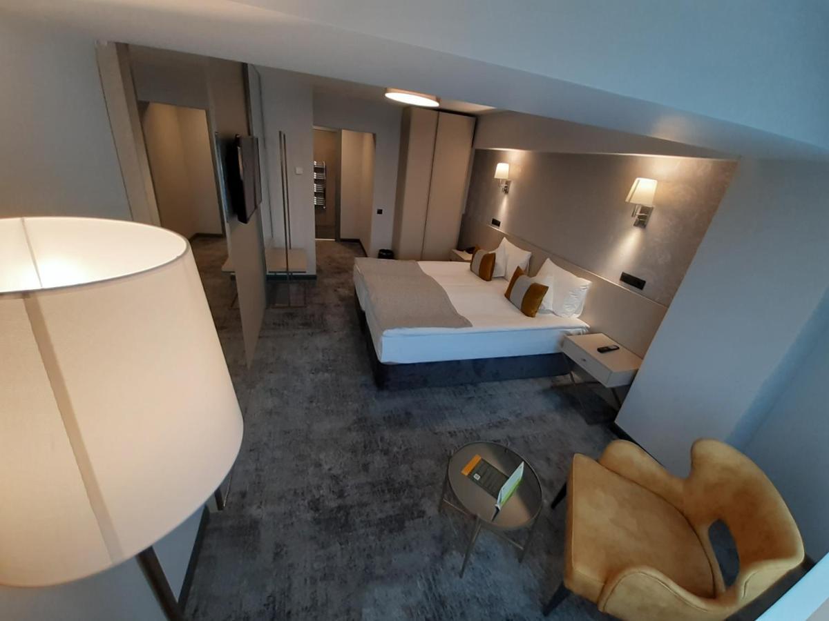 Hotel Univers Cluj-Napoca Eksteriør bilde