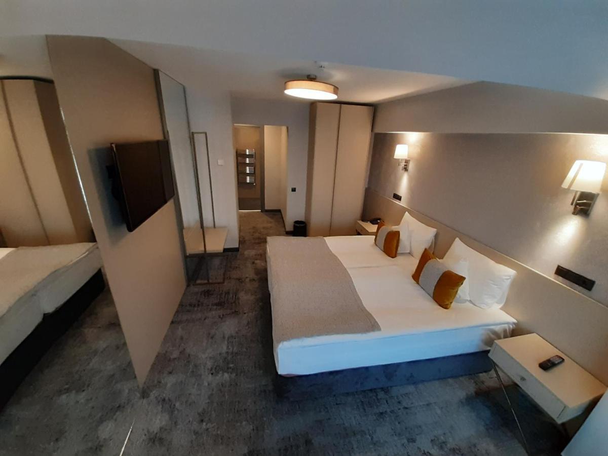 Hotel Univers Cluj-Napoca Eksteriør bilde