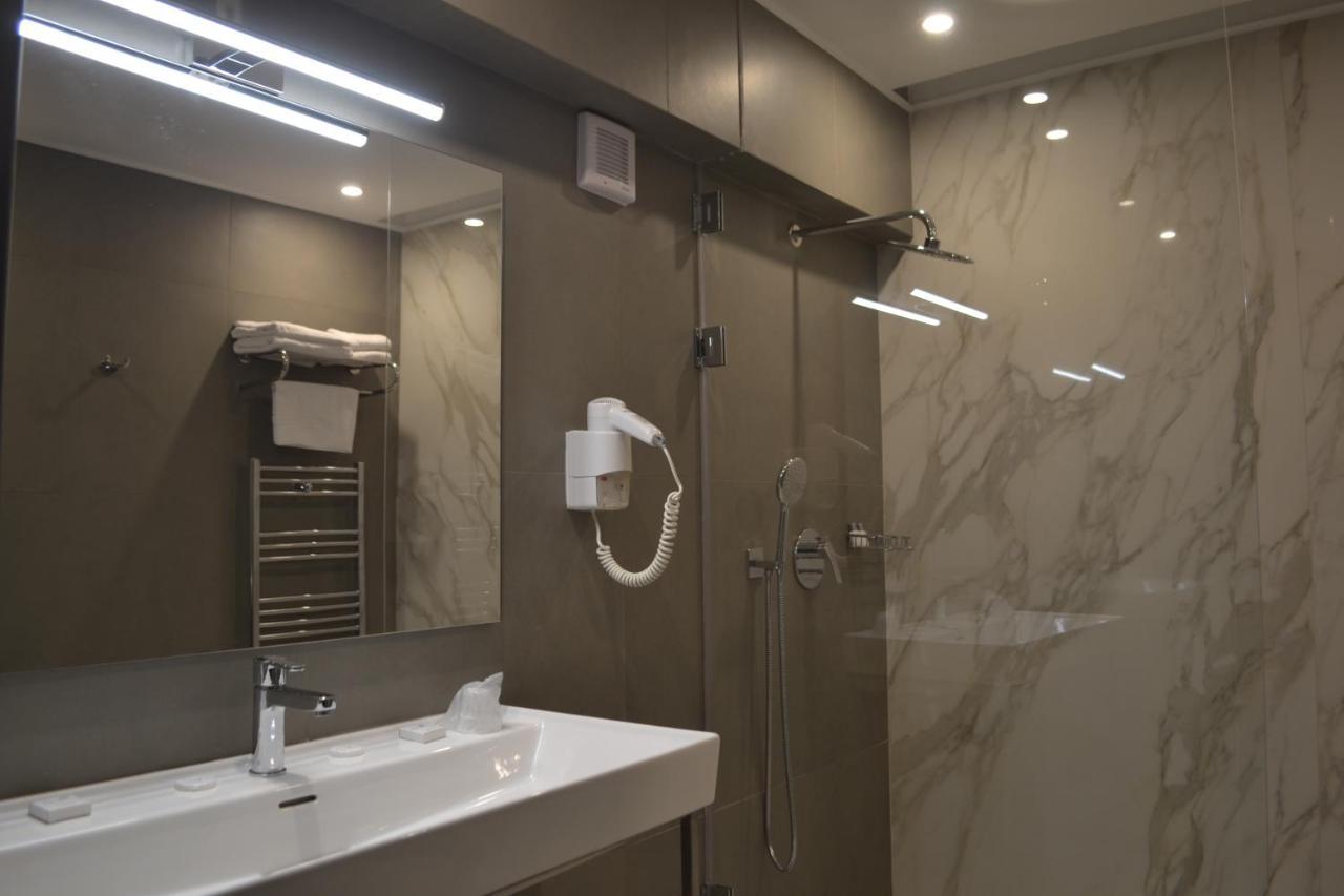 Hotel Univers Cluj-Napoca Eksteriør bilde